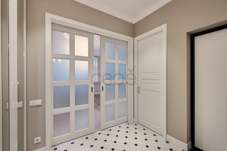 Межкомнатные двери в эмали в классическом стиле