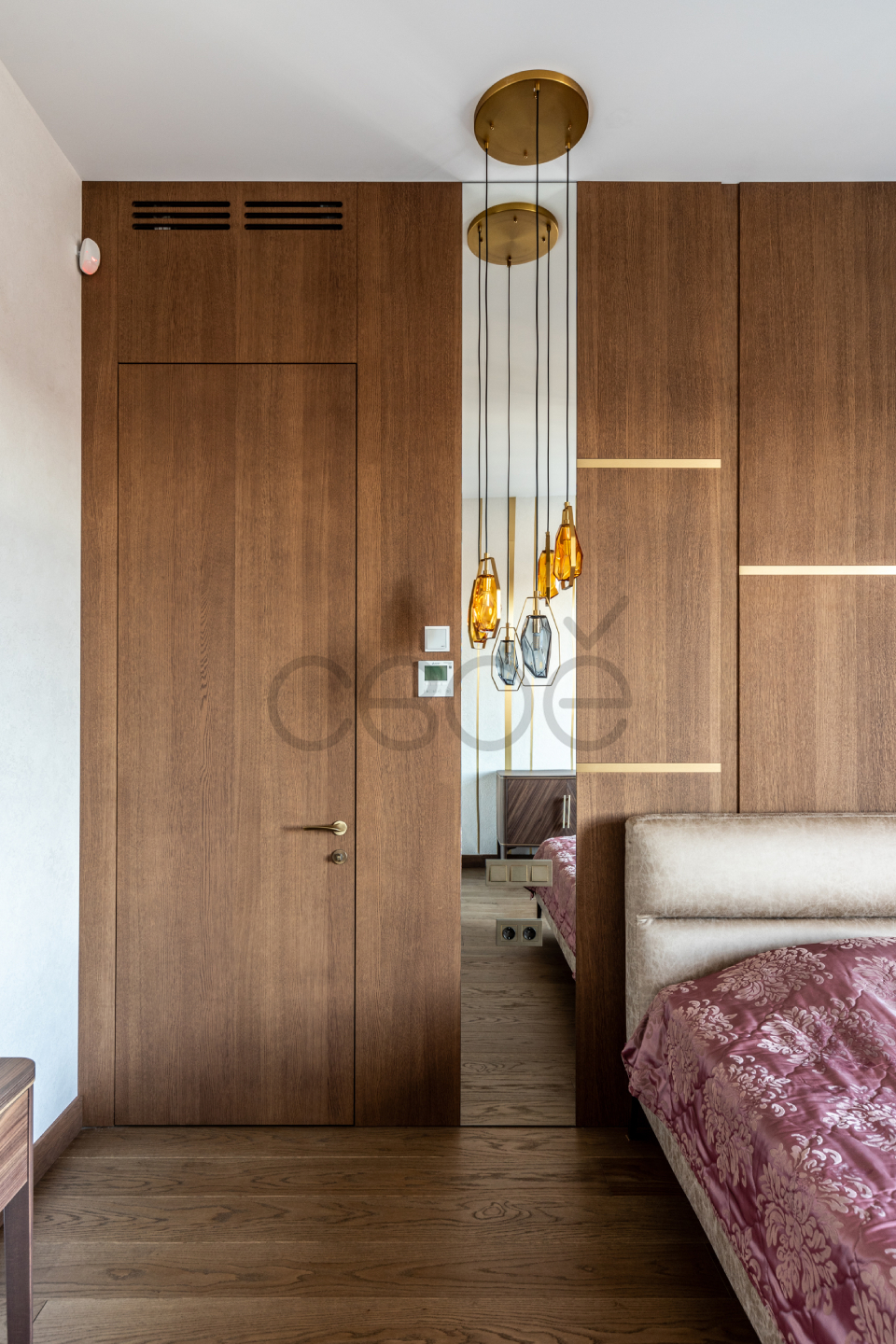 Создаем теплую домашнюю атмосферу: деревянные двери и мебель на заказ для уютного интерьера